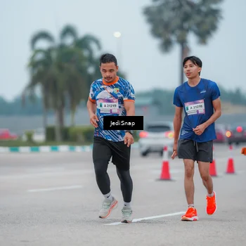 Runner Photo 7525002
