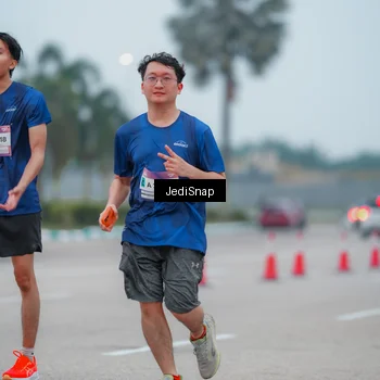 Runner Photo 7525036