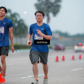 Runner Photo 7525037
