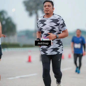 Runner Photo 7525364