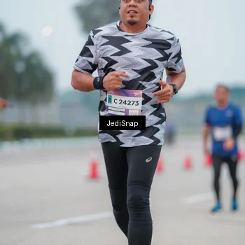 Runner Photo 7525371
