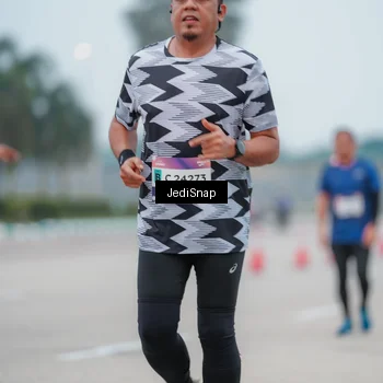 Runner Photo 7525372