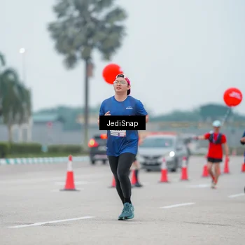 Runner Photo 7525390