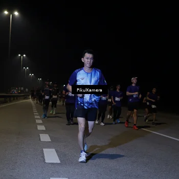 Runner Photo 7525473
