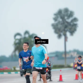 Runner Photo 7525499
