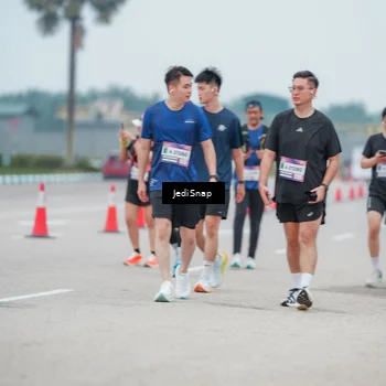 Runner Photo 7525594