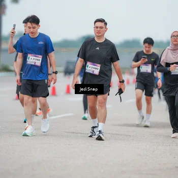Runner Photo 7525605