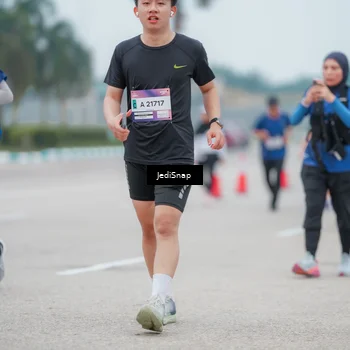 Runner Photo 7525644