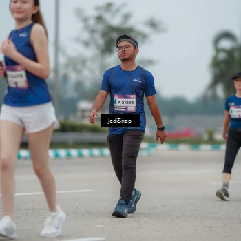 Runner Photo 7525905