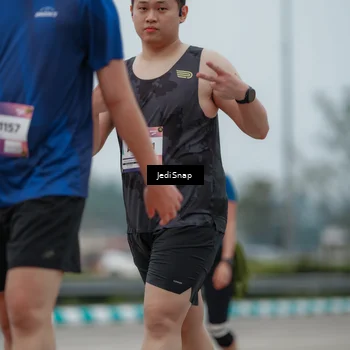 Runner Photo 7525923