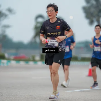 Runner Photo 7525981