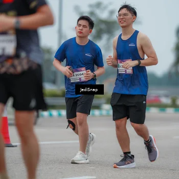 Runner Photo 7525990