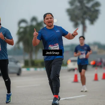Runner Photo 7526004