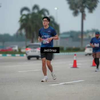 Runner Photo 7526015