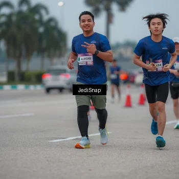 Runner Photo 7526024
