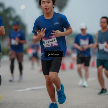 Runner Photo 7526037