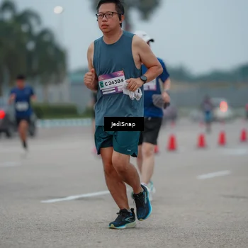 Runner Photo 7526043