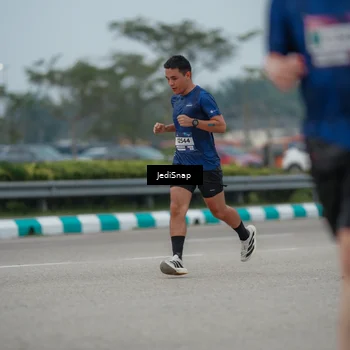 Runner Photo 7526054