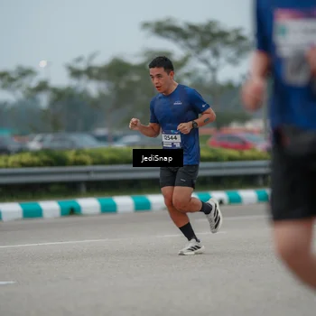 Runner Photo 7526056