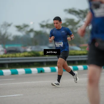 Runner Photo 7526057