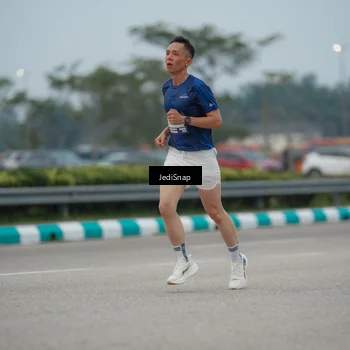 Runner Photo 7526070