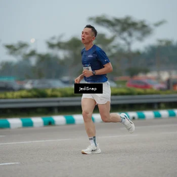 Runner Photo 7526071