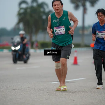 Runner Photo 7526073