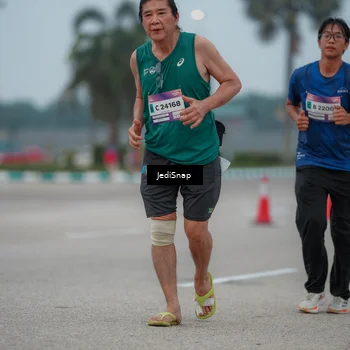 Runner Photo 7526078