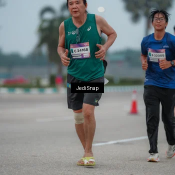 Runner Photo 7526080