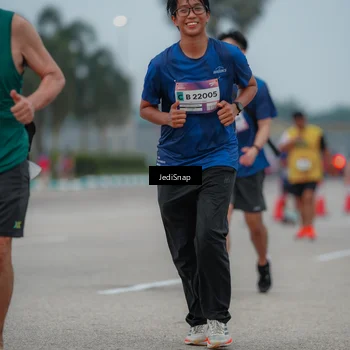 Runner Photo 7526084