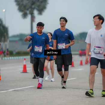 Runner Photo 7526105