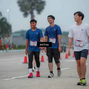 Runner Photo 7526108