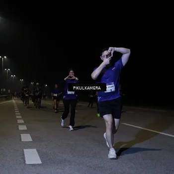 Runner Photo 7526110
