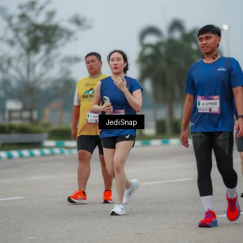 Runner Photo 7526120