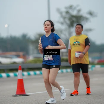 Runner Photo 7526130