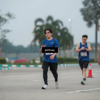 Runner Photo 7526212