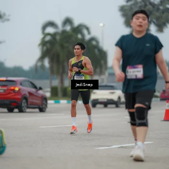 Runner Photo 7526335