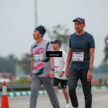 Runner Photo 7526372