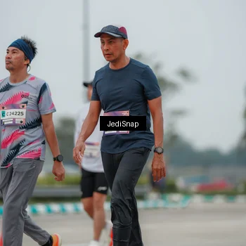 Runner Photo 7526375