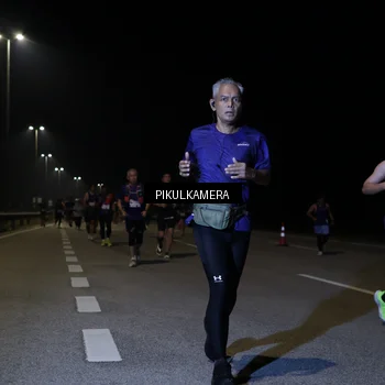 Runner Photo 7526468