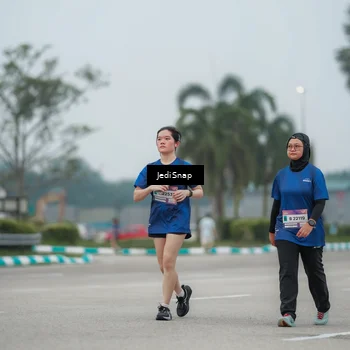 Runner Photo 7527380