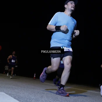 Runner Photo 7527899