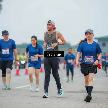 Runner Photo 7529118