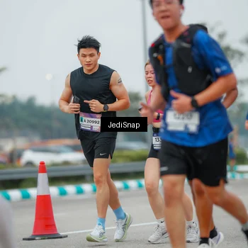 Runner Photo 7529330