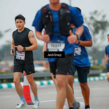 Runner Photo 7529342
