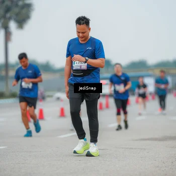 Runner Photo 7529421