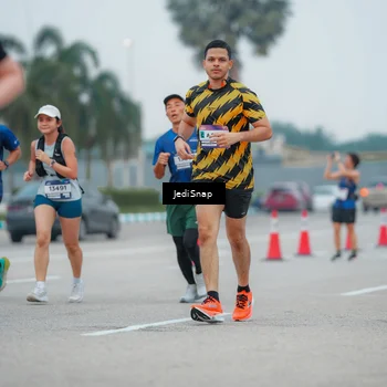 Runner Photo 7529709