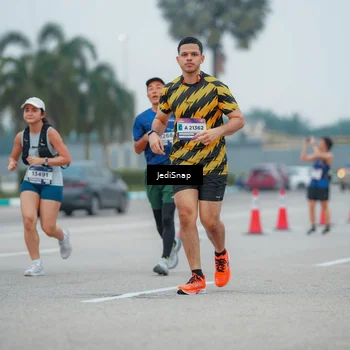 Runner Photo 7529755