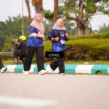Runner Photo 7530011