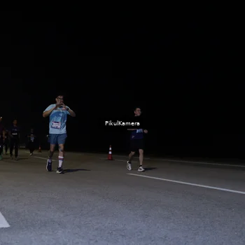 Runner Photo 7530101